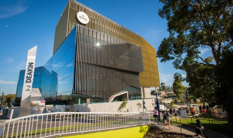 Đại học Deakin - Top 1% đại học xuất sắc nhất trên thế giới.