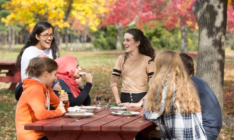 Du học Canada từ cấp 3 giúp sinh viên nhanh chóng hòa nhập với môi trường quốc tế